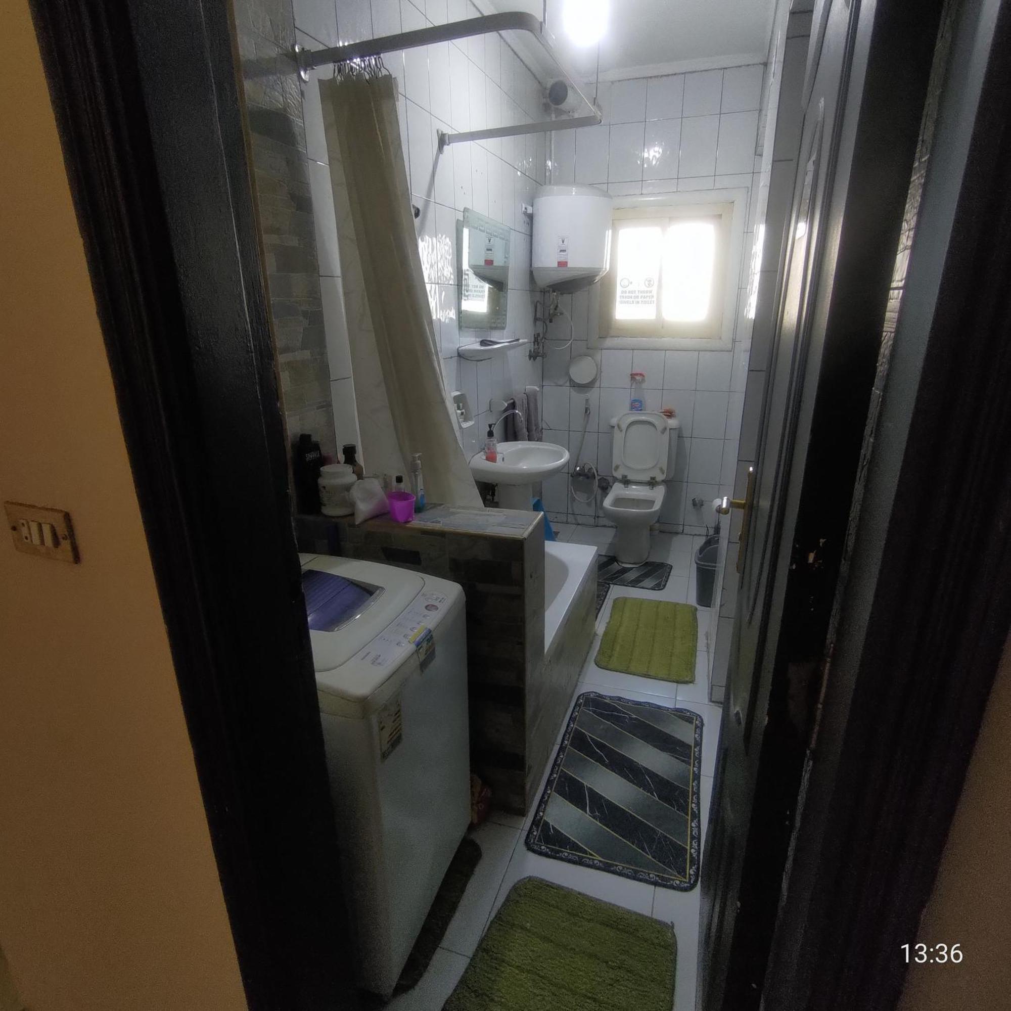 Gem Budget With Ac And Smart Tv, 12minutes From The Airport Please Only Book Through We Can't Offer Outside The App, Please Contact Us Via Phone Number Provided After Confirming Your Booking, So We Check In, Thanks El Cairo