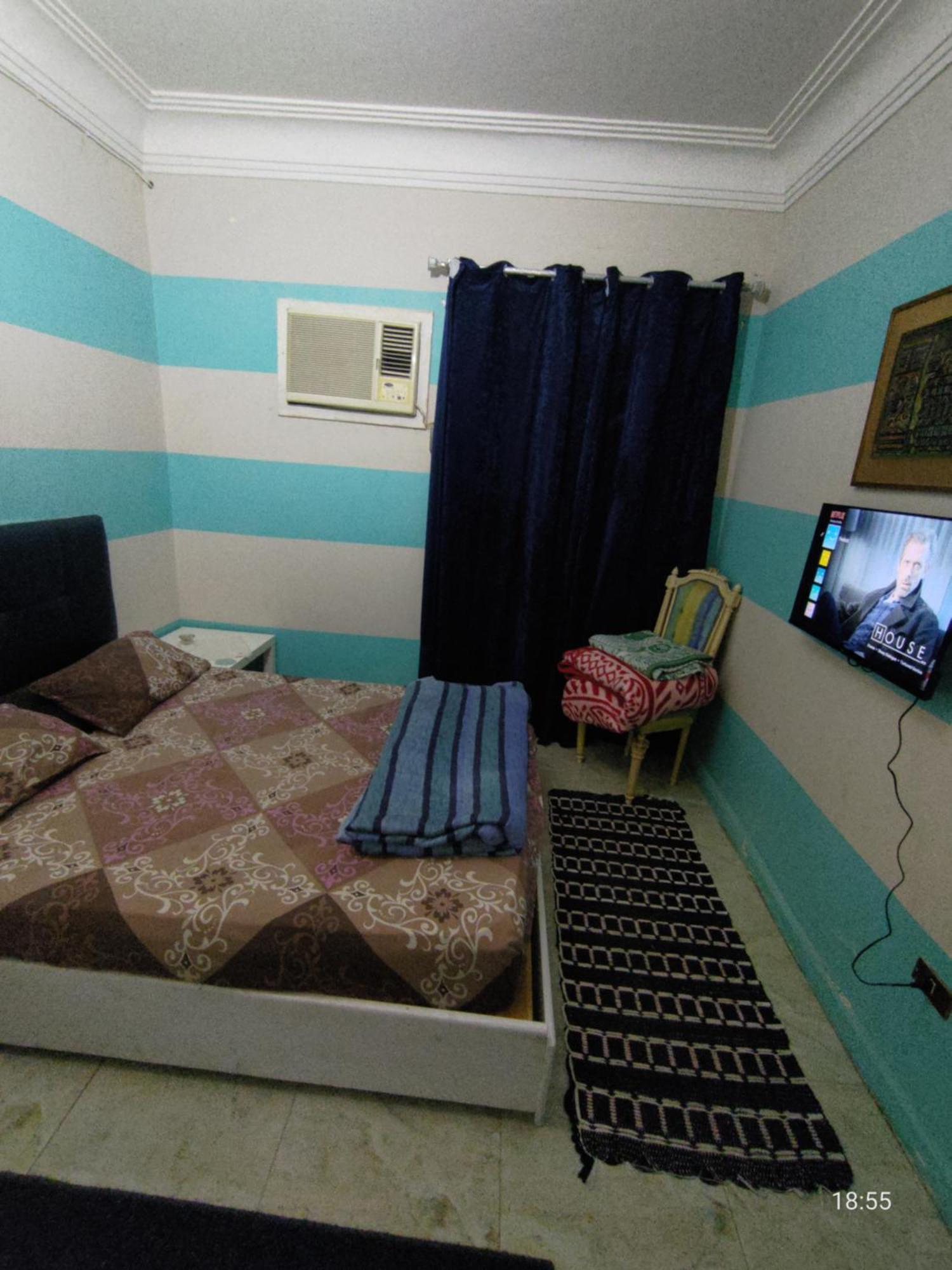 Gem Budget With Ac And Smart Tv, 12minutes From The Airport Please Only Book Through We Can't Offer Outside The App, Please Contact Us Via Phone Number Provided After Confirming Your Booking, So We Check In, Thanks Pensión