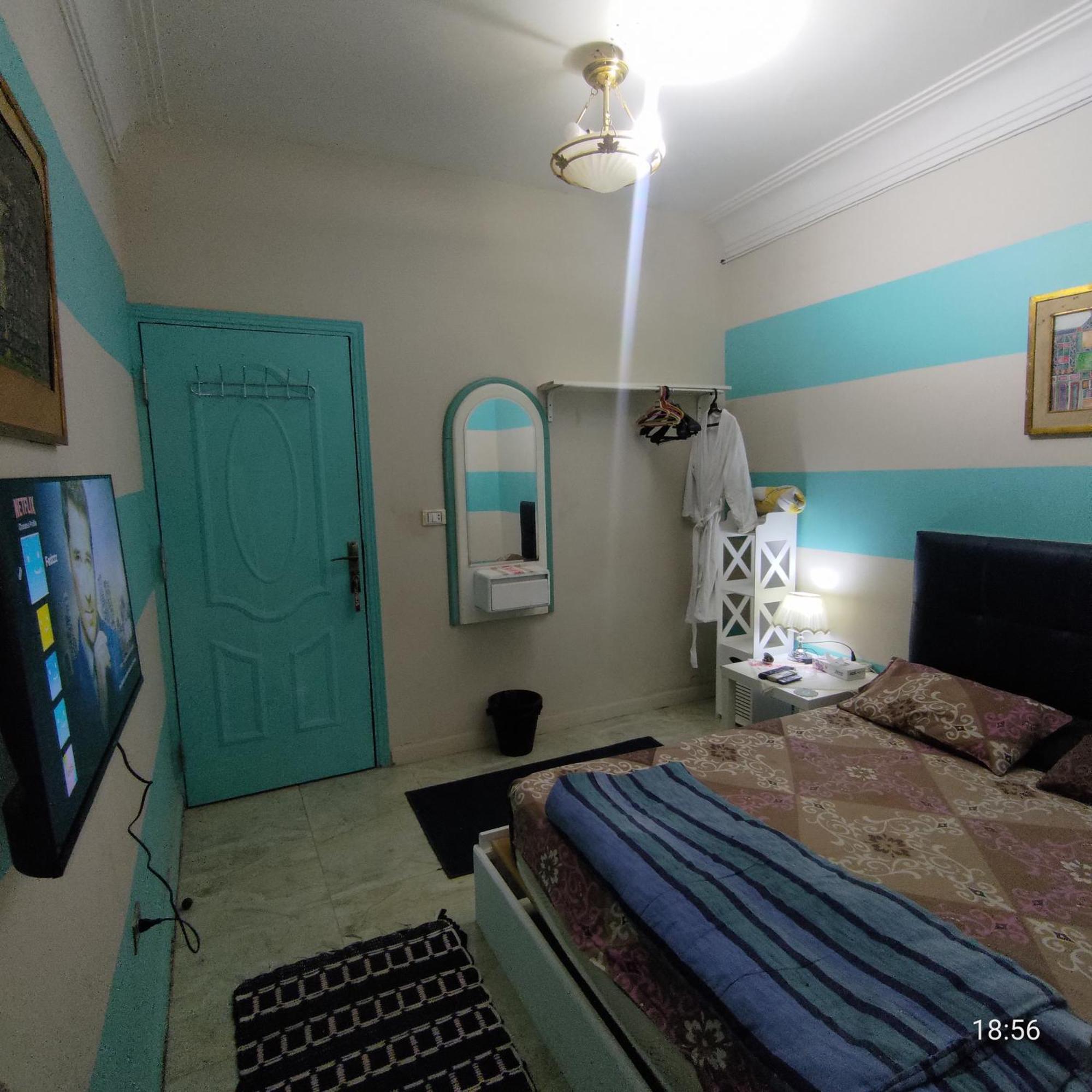 Gem Budget With Ac And Smart Tv, 12minutes From The Airport Please Only Book Through We Can't Offer Outside The App, Please Contact Us Via Phone Number Provided After Confirming Your Booking, So We Check In, Thanks